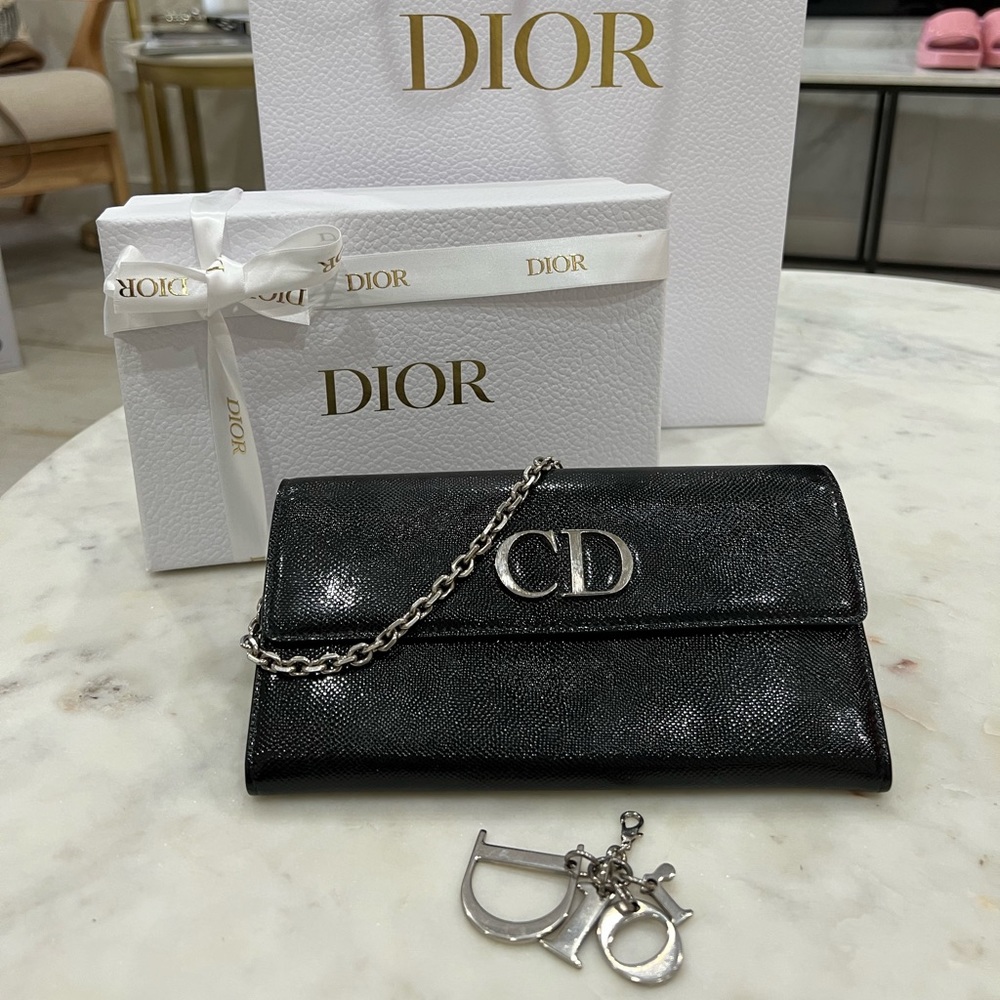 💯 Authentic Dior Logo Wallet on Chain with DIOR Keychain